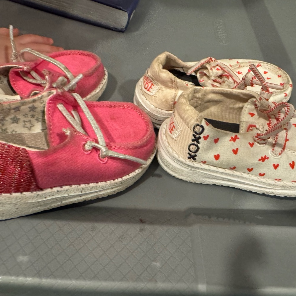 Baby girls Hey dudes size 5